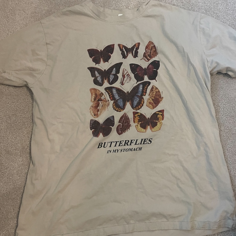 Oversized Graphic Tee, Women's shirt, "Butterflies in my stomach"